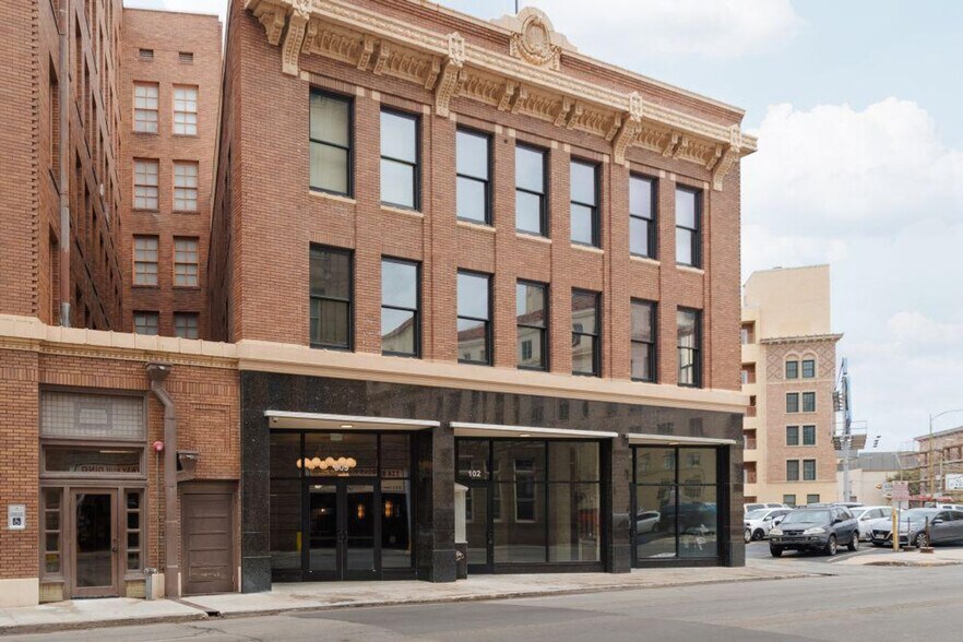 Building Photo - 505 E Travis St