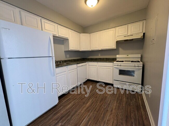 Building Photo - 10204 Catalina Dr