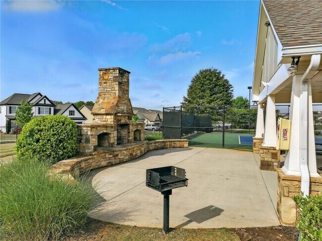 Building Photo - 4780 Lost Creek Dr
