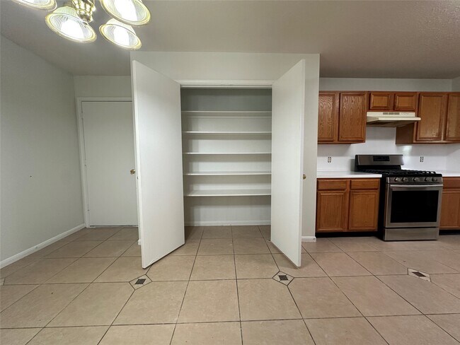 Building Photo - 16030 Clayton Green Dr