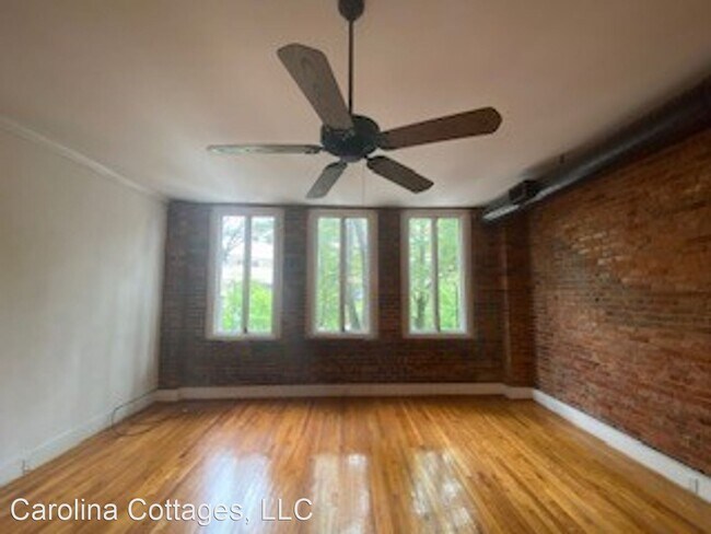 Building Photo - 2 br, 1.5 bath House - 225-B N. Main Street