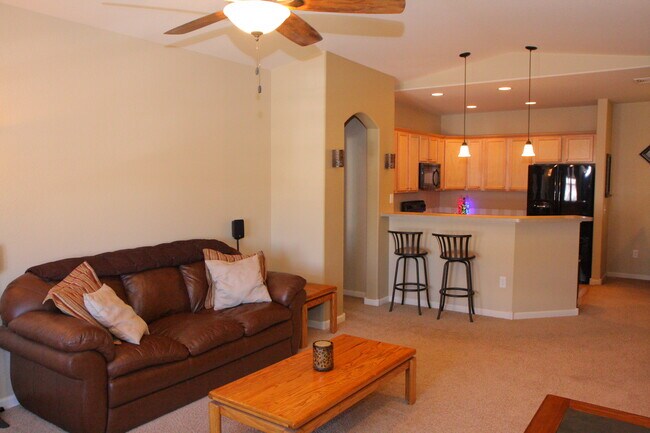 Building Photo - 2421 Owens Ave