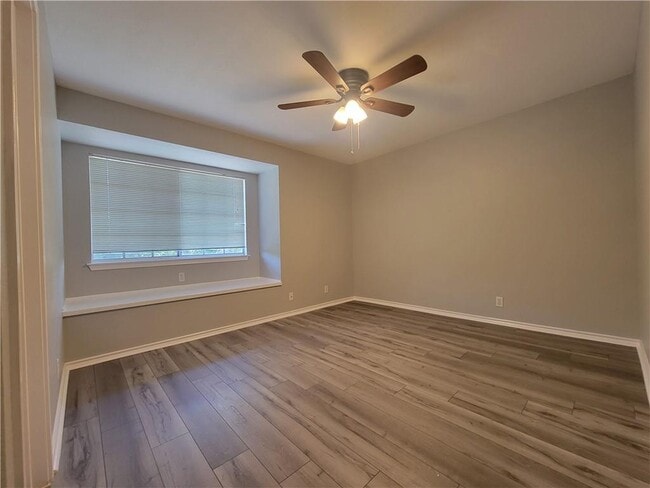 Building Photo - 1717 Matthews Ln