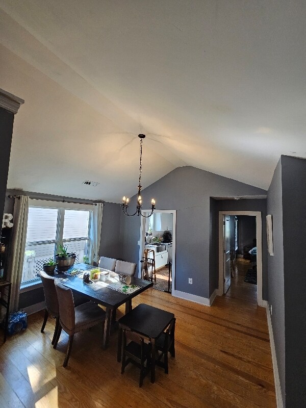 Building Photo - 2104 Razorback Ln