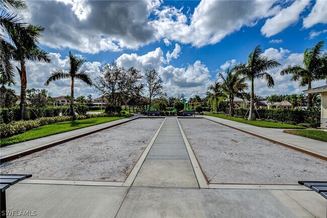 Building Photo - 2827 Blossom Wy