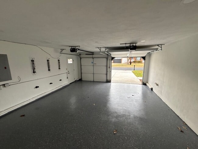 Building Photo - Cypress Point