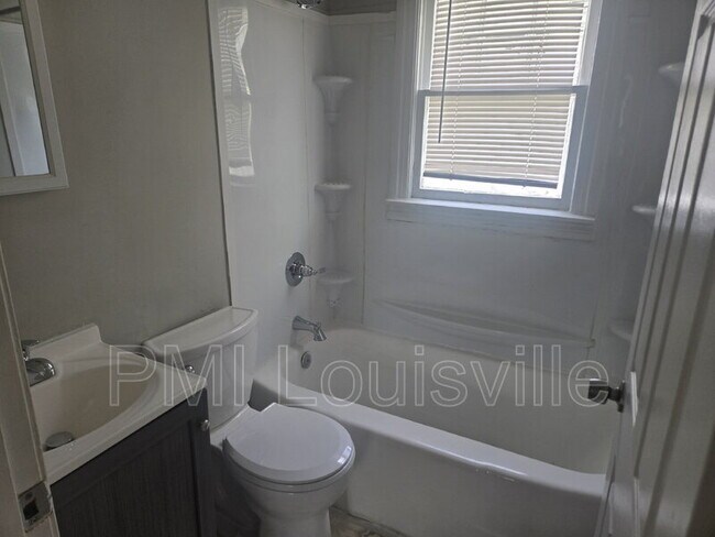 Building Photo - 1714 Bicknell Ave