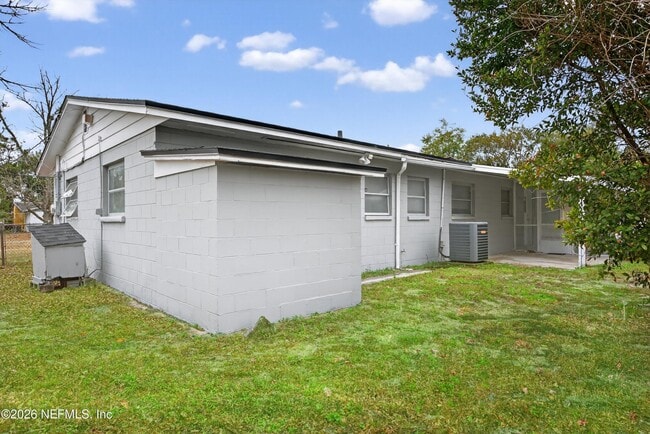 Building Photo - 8015 Jaguar Dr