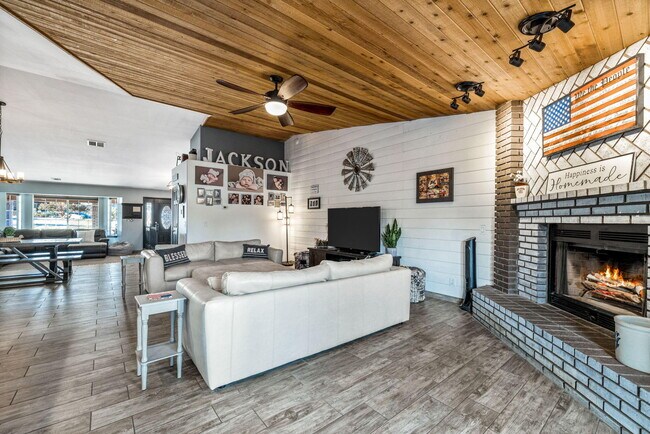 Building Photo - 51025 Burns Canyon Rd