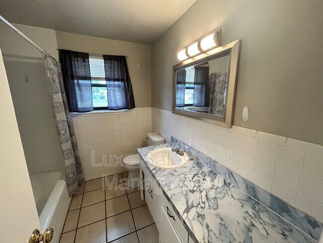 Building Photo - 700 Crosby Blvd