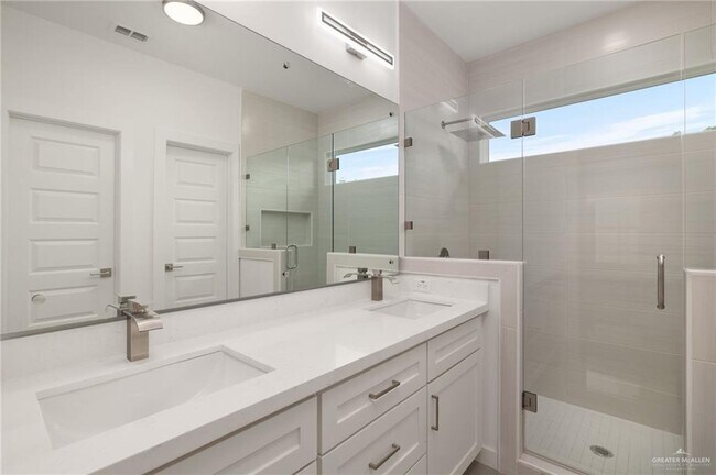 Building Photo - 20 Sonny Dr