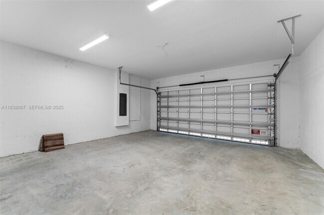 Building Photo - 2960 SE 23rd St