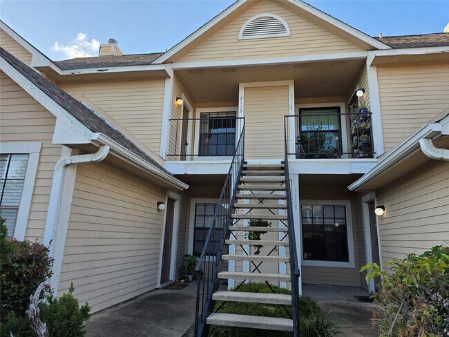 Building Photo - 2300 Old Spanish Trl