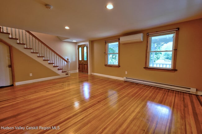 Building Photo - 153 Bross St