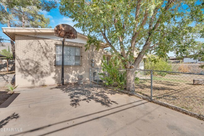 Building Photo - 4200 Wallington Dr