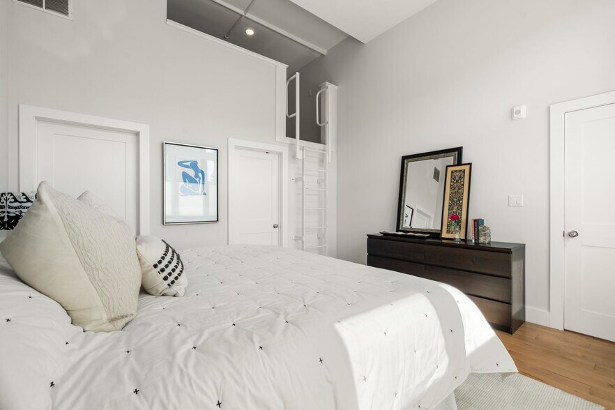 Building Photo - 50 Hichborn St