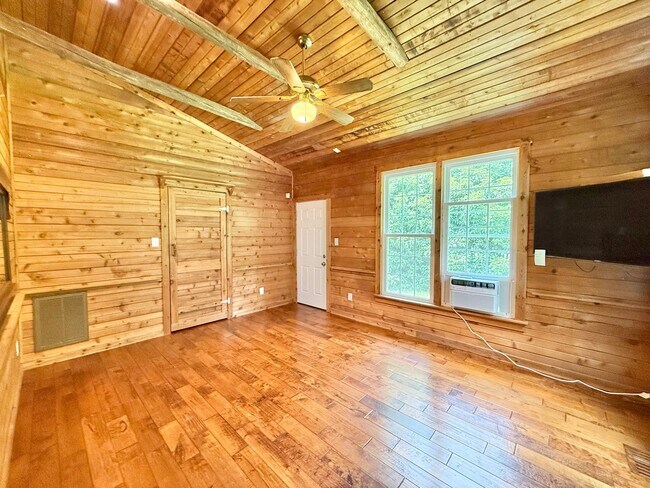 Building Photo - Luxurious 5BD, 4.5BA North Raleigh Home wi...
