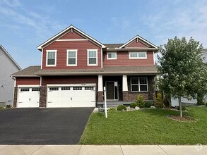 Building Photo - Gorgeous 5 Bedroom, 3.5 Bath Single Family...