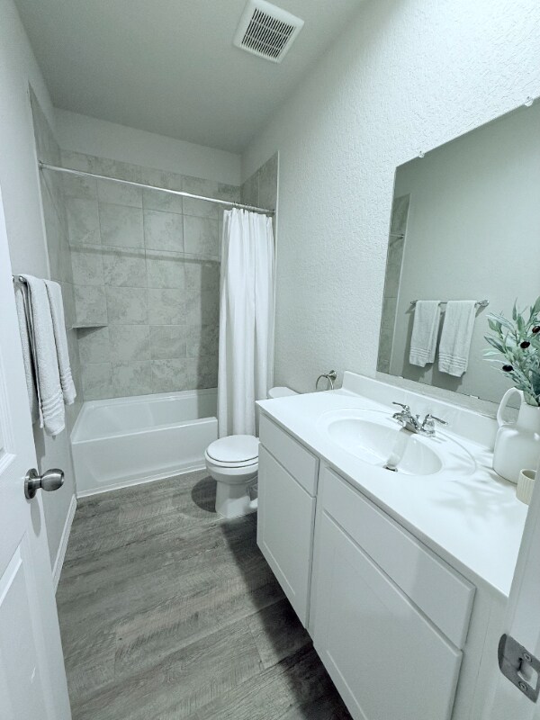 Building Photo - 518 Pleasanton Way