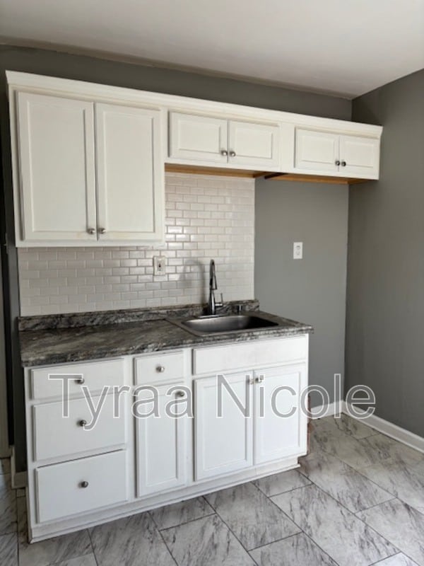 Building Photo - 19144 Moross Rd