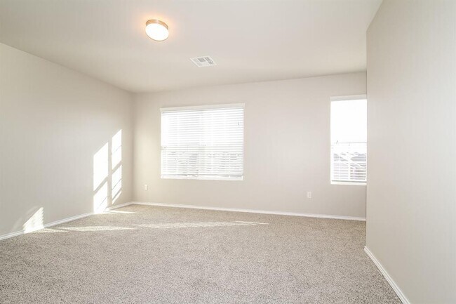 Building Photo - 3325 SE 94th St