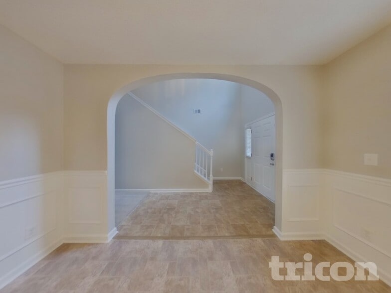 Building Photo - 263 Siddington Way