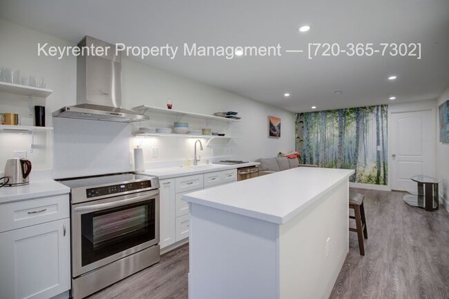 Building Photo - Single Apartment (brand new)