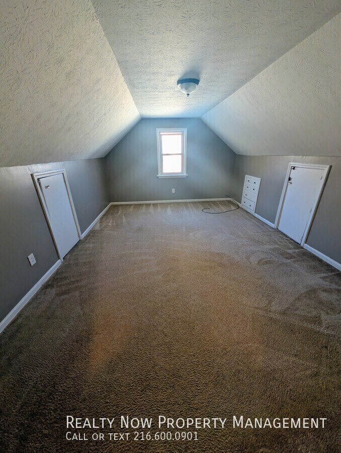 Building Photo - 14804 Rockside Rd