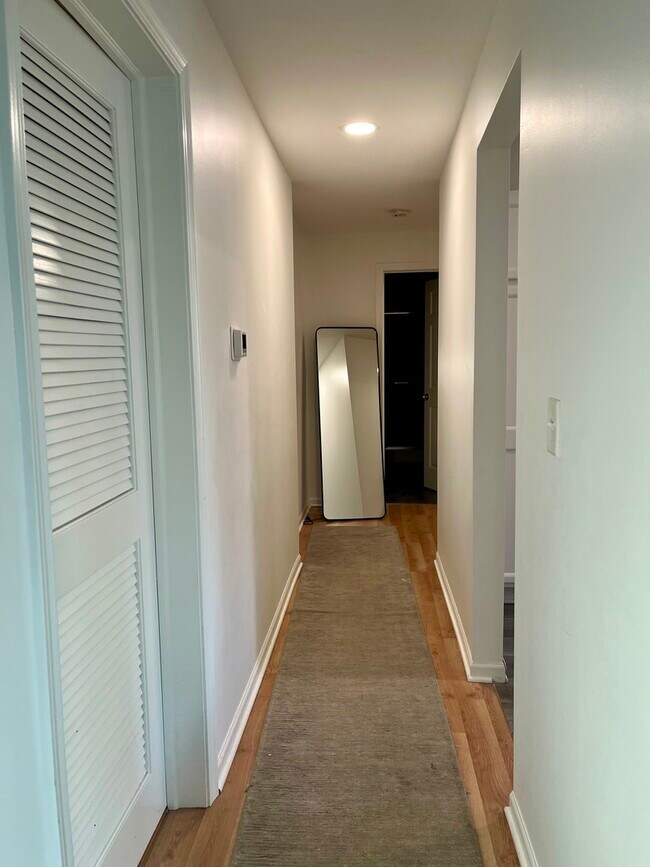 Building Photo - 1682 Fredericksburg Ln