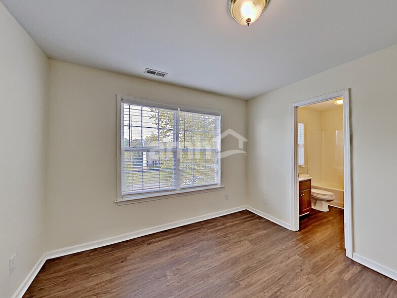 Building Photo - 2659 Hansford Dr