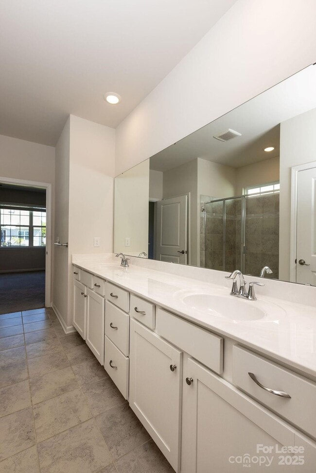 Building Photo - 12926 Canterbury Castle Dr