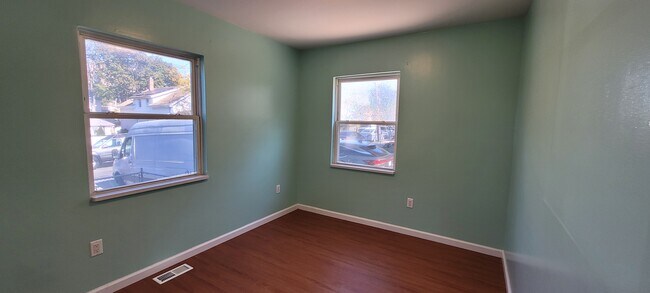 Second bedroom - 166-10 140th Ave