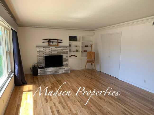Building Photo - 1308 Kentfield Rd