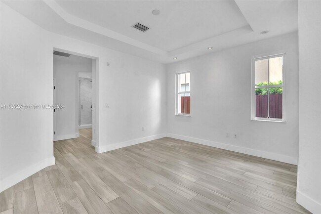 Building Photo - 11430 NW 82nd Terrace