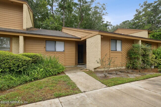 Primary Photo - 85 Debarry Ave