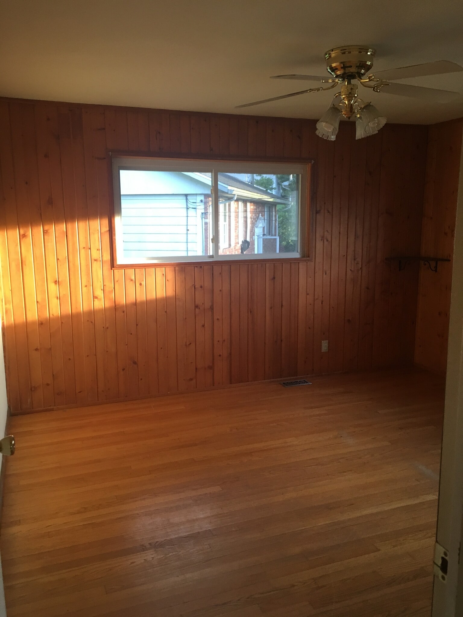 Bedroom 3 - 463 Lawnview Cir
