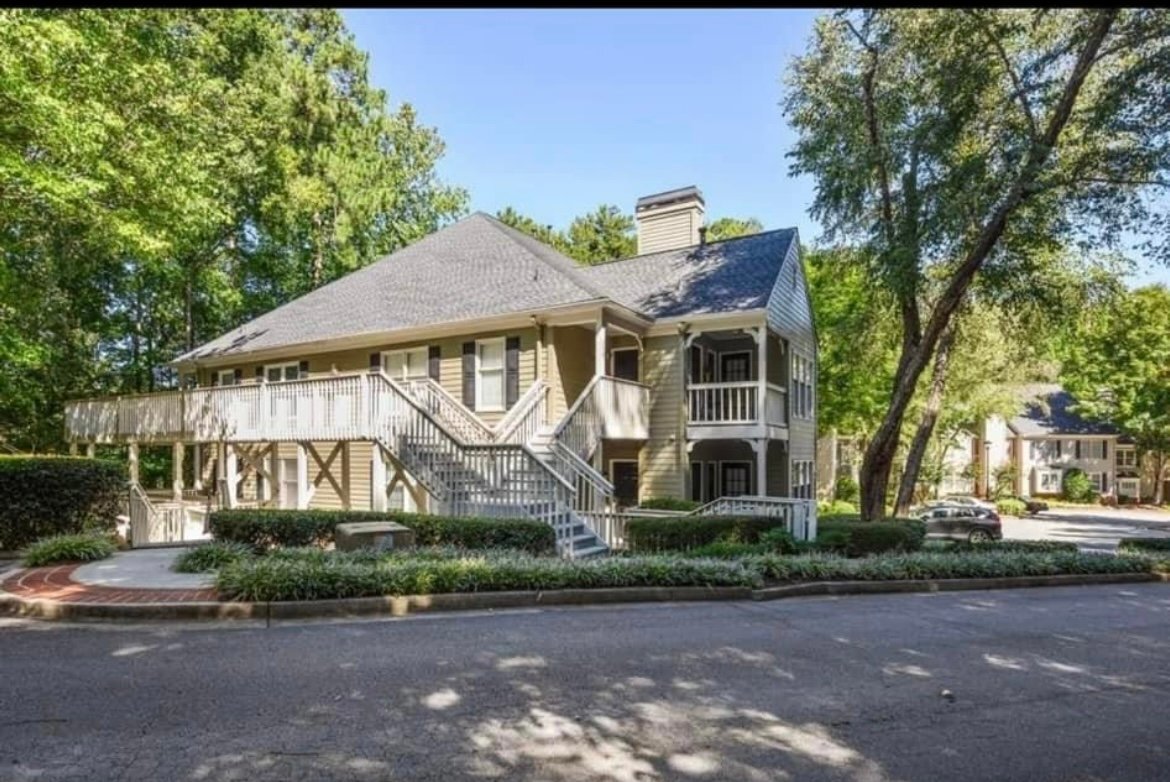 Building Photo - 102 Bainbridge Dr NW