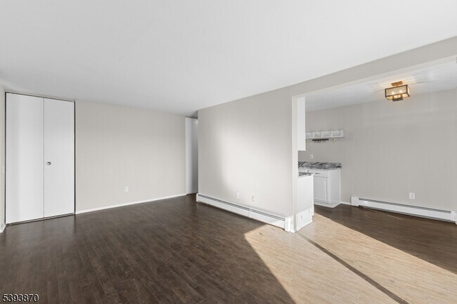 Building Photo - 355 River Rd