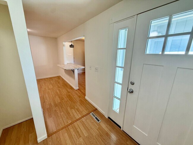 Building Photo - 1620 Ranae Dr