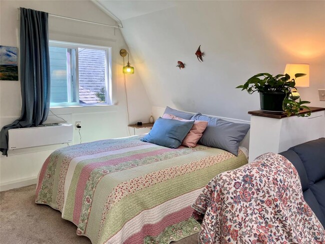 Building Photo - 2102 Travis Heights Blvd