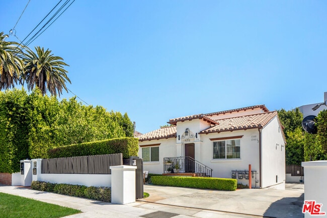 Building Photo - 1350 N Stanley Ave