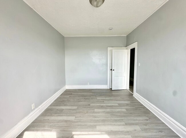 Building Photo - 94 Fairmount Terrace