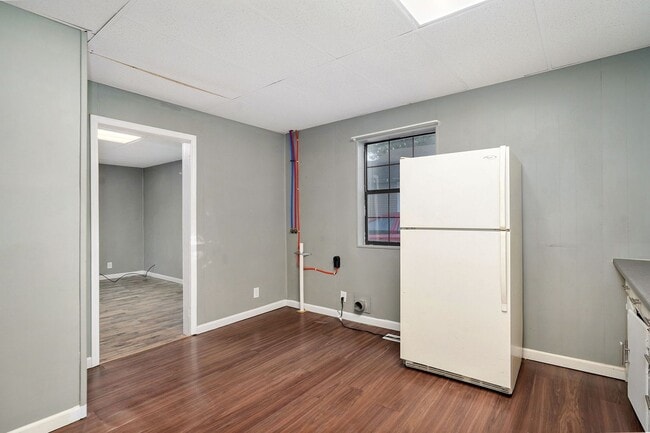 Building Photo - Charming and Updated Home on a Quiet Stree...