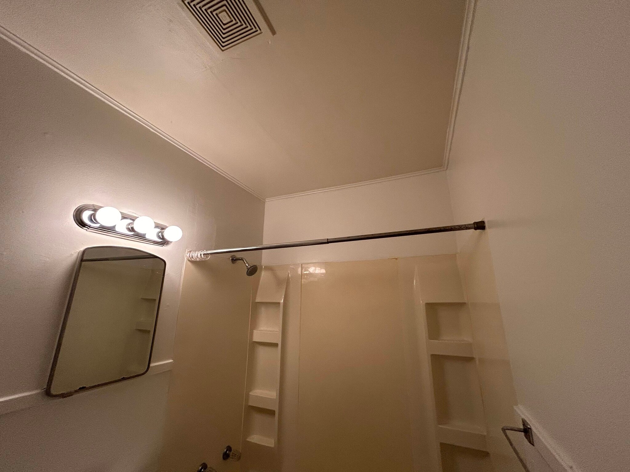 Building Photo - 2622 Knox Ave