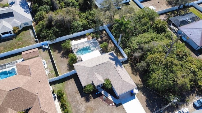 Building Photo - 4550 Fernway Dr