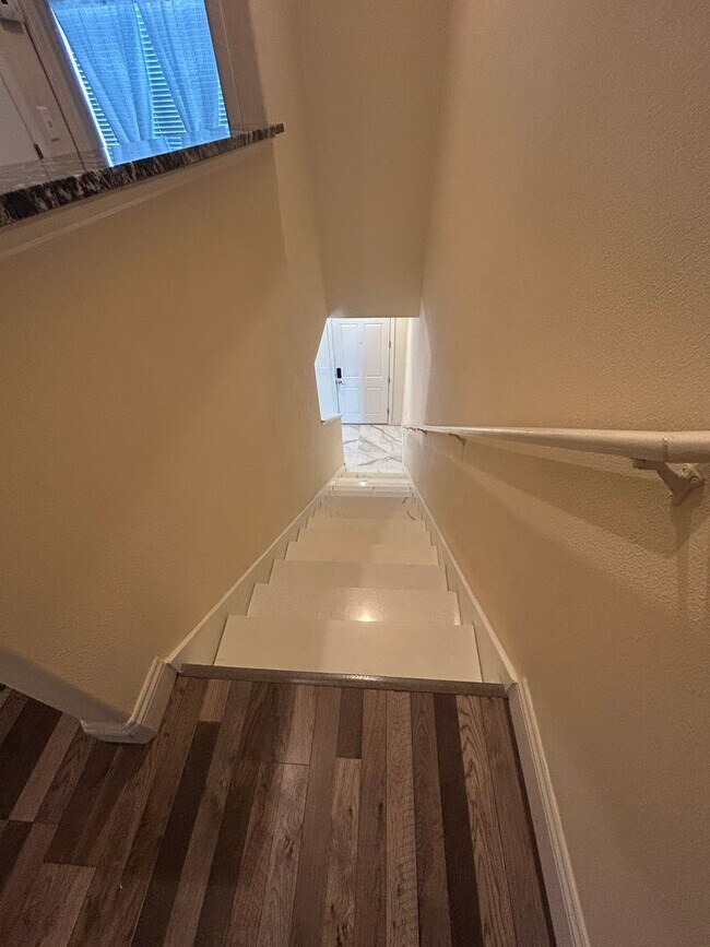 Building Photo - Charming Sawgrass Village Townhome with Pond Views & Modern Comfort