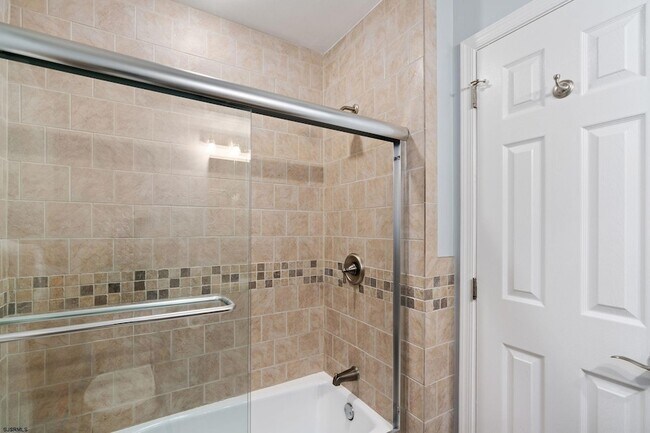 Building Photo - 22 S Washington Ave