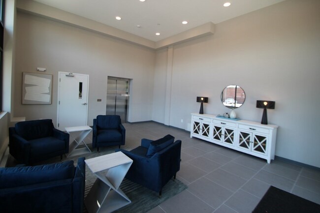 Building Photo - 629 Washington St