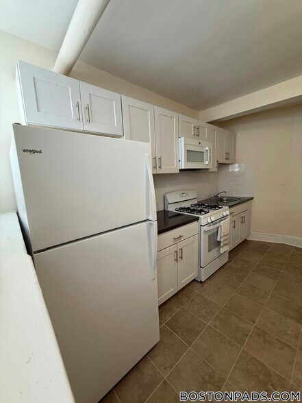 Building Photo - 17 Barrows St