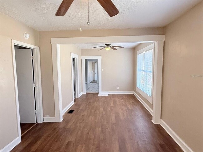 Building Photo - 2609 4th St S